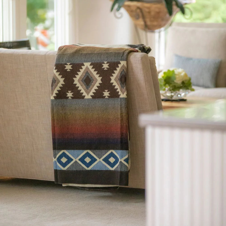 Artisan-Woven & Handfinished Throws From Ecuador